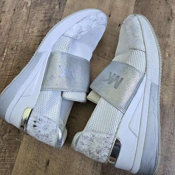 Michael Kors Women's 7m White Slip-On Sneakers - Picture 7 of 11